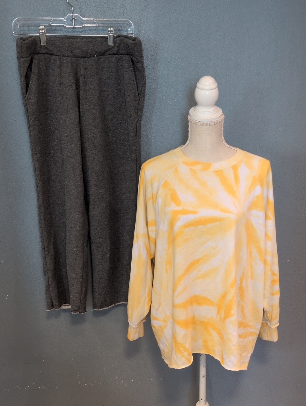 Secret Treasures Tie Dye Yellow Gray Loungewear Sweatshirt Sweatpants Set Cotton